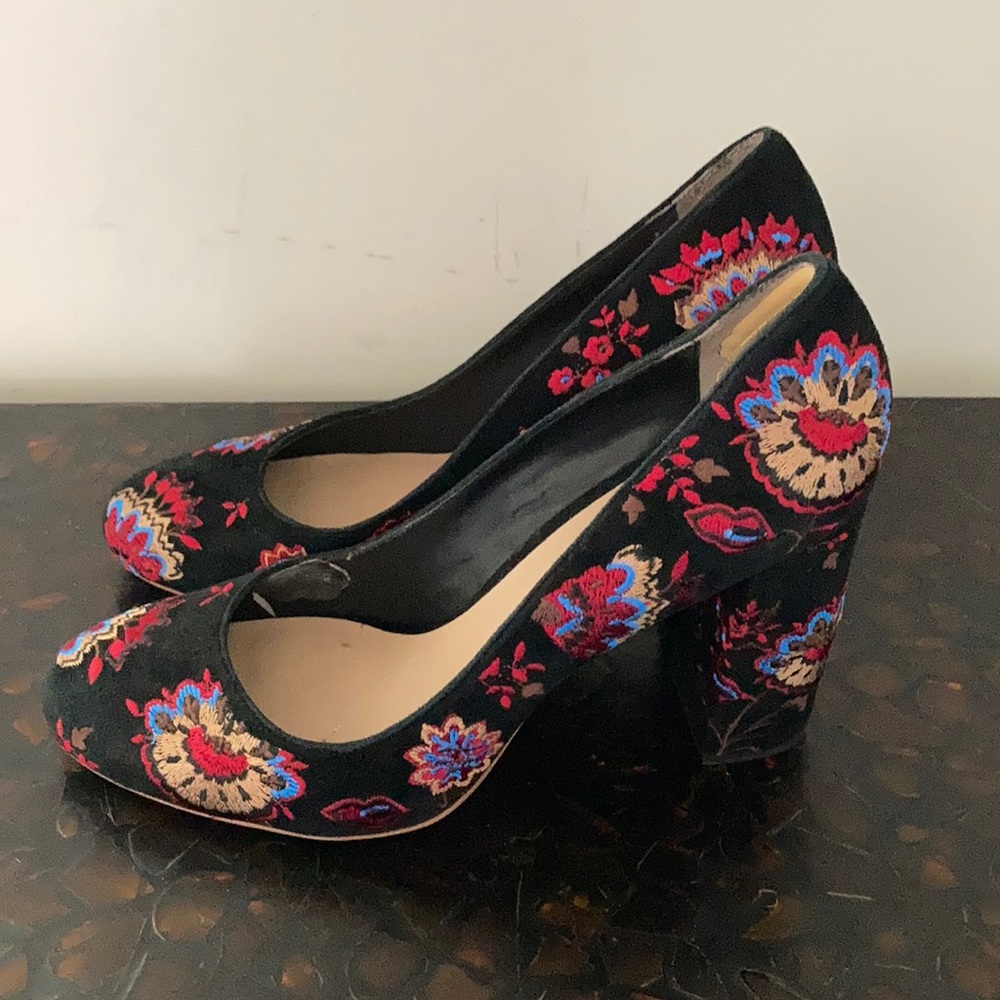 LOEFFLER RANDALL SYDNEE Black Suede Pumps, 9.5 embroidered uppers, Luxury brand! - Picture 2 of 7